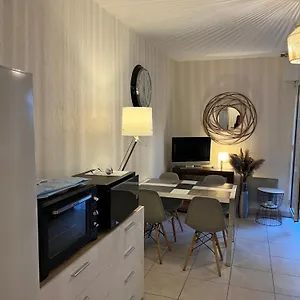 https://appartement-t2-avec-terrasse-centre-ville-daix-en-provence.aixenprovencehotels.org